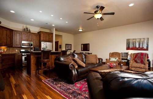 Durango House | Crimson Cliffs Unit 5