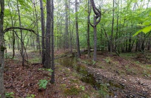 Broken Bow House | Crimson Creek Cabin - Ideal for Friends or 1- 2 Families, Play set, Hot Tub