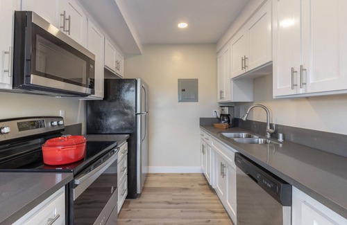 Beverly Hills Apartment | Crisp Beverly Hills 1BR w/Pool, nr. Trader Joes, by Blueground