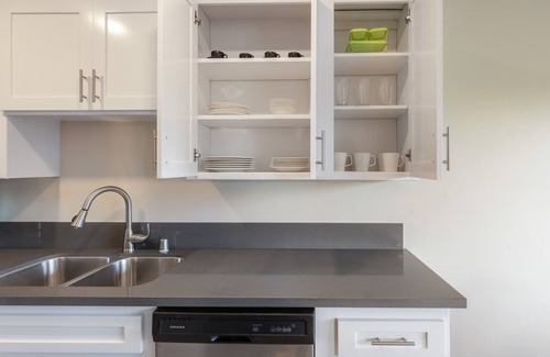 Beverly Hills Apartment | Crisp Beverly Hills 1BR w/Pool, nr. Trader Joes, by Blueground