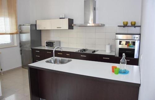 Mandre Apartment | Crnika