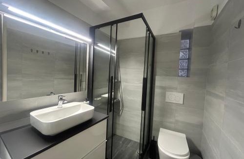Petralona Apartment | Croc Apartment