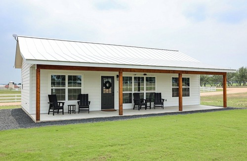 Fredericksburg Cottage | Cross Mountain Cottages 8 | Chill Spot w/Firepit