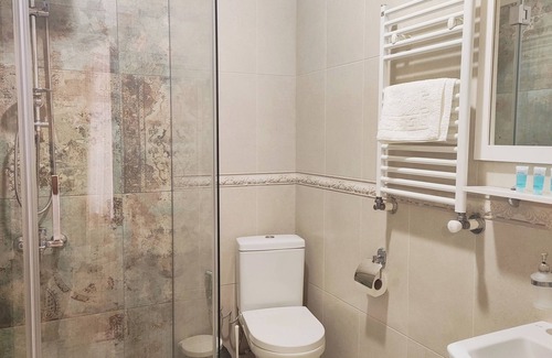 Kutaisi Hotel | Crown Hotel