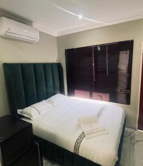 Pretoria House | Crown Palace Guesthouse