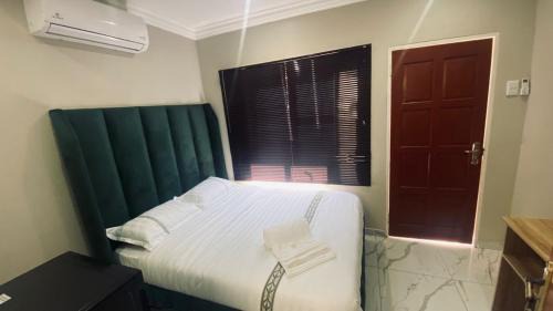 Pretoria House | Crown Palace Guesthouse