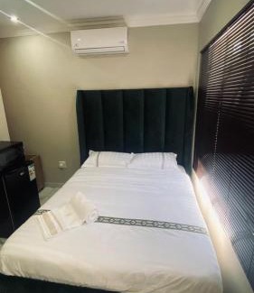 Pretoria House | Crown Palace Guesthouse