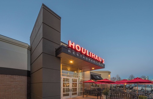 Herndon Hotel | Crowne Plaza Dulles Airport by IHG