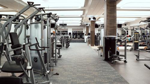 Englewood Hotel | Crowne Plaza Englewood by IHG