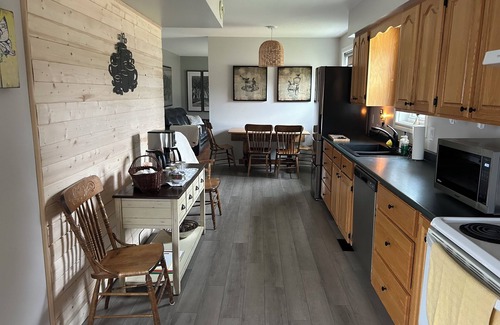 Ludlow House | Crows Nest - cozy retreat on the Trans Canada Trail Miramichi River Access