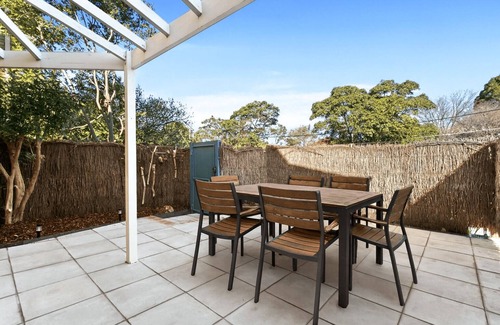 Crows Nest House | Crows Nest - ER138 - Ernest Street - Stylish townhouse, spacious layout, walk to shops and transport.