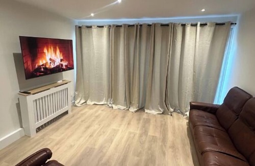 Selhurst House | Croydon - Beautifully Refurbished 2 Bed, 2 Bath Rental – Feels Like New!