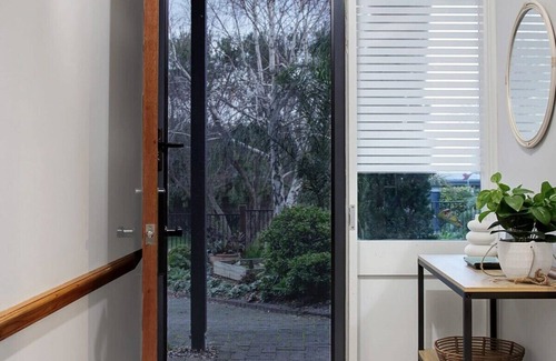 Ocean Grove House | Cruickshank Retreat I Spa and Dip Pool