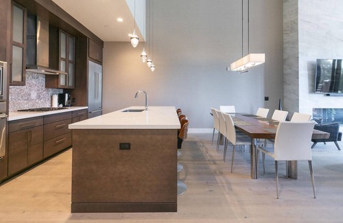 Crystal Bay Condo | Crystal Bay Penthouse 300 | Community Hot Tub | Close to Beaches & Skiing!