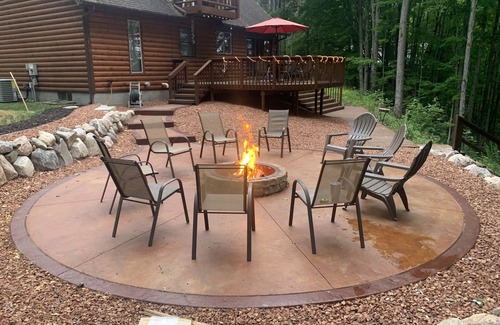 Thompsonville House | Crystal Mountain 4 bedroom golf and ski home on the Betsie River