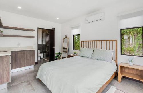 Tamarindo Villa | CU20 Modern Beach Home w Guest House & Pvt Pool