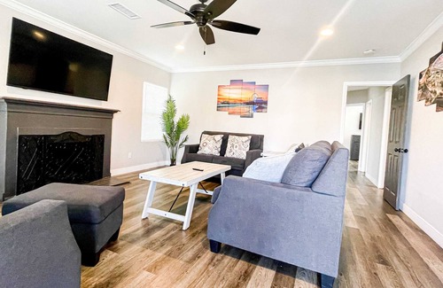 Ladera Heights House | Cubier: Tranquil Home Near SoFi Stadium (RB-LAD)