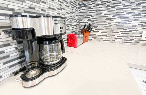 Ladera Heights House | Cubier: Tranquil Home Near SoFi Stadium (RB-LAD)