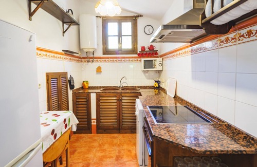 Coin Cottage | Cubo's Casa Rural El Nogal /private pool /gardens /ideal for families