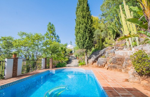 Guaro Cottage | Cubo's Jacaranda Rural Cottage/Private Pool/Views