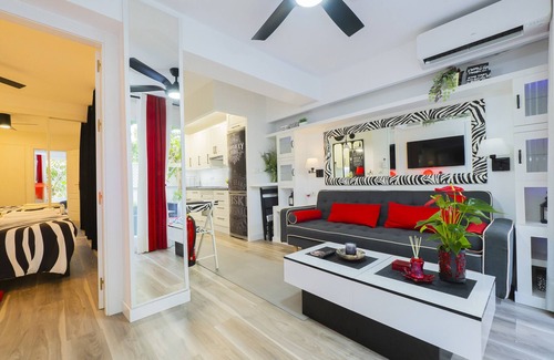 Benalmadena Costa Bed & Breakfast | Cubo's Poseidon Apartment 2 & Pool/room/air conditioning/community pool/free wifi