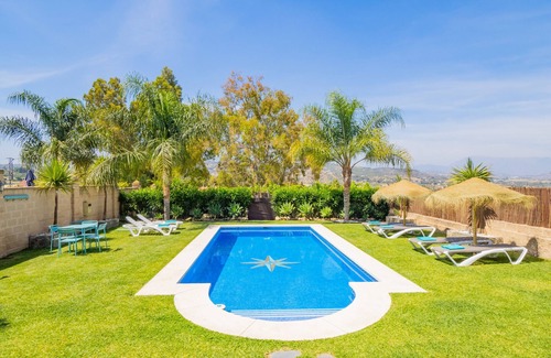 Alhaurin el Grande Cottage | Cubo's Villa La Quinta/private pool/air conditioning/BBQ/free Wi-Fi