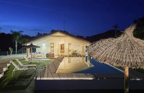 Alhaurin el Grande Villa | Cubo's Villa Loft Monte Perdido