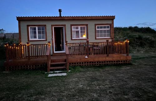 Great Fryup Dale Ski Chalet | Cuddles & Bubbles Cozy Cabin with jacuzzi spa hot tub
