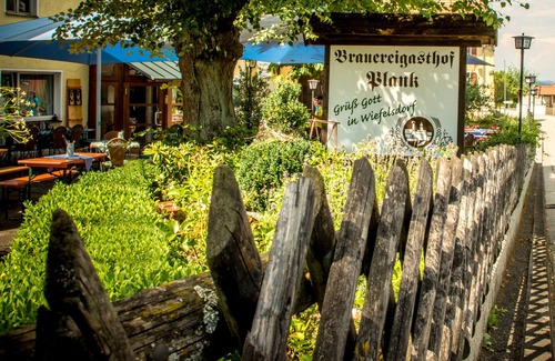 Wiefelsdorf Apartment | cuddly apartment & Wi-Fi / Internet own entrance car parking space