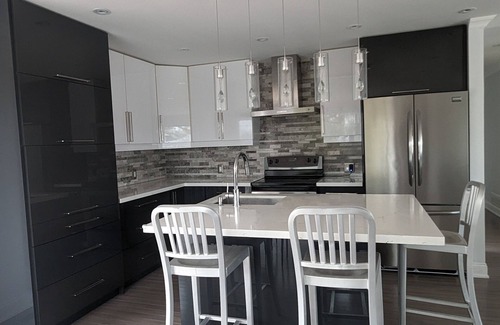 Brookhaven - Amesbury House | Cul de Sac Oasis in the City