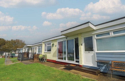 Sandown Cottage | CULVER VIEW, family friendly, with a garden in Sandown
