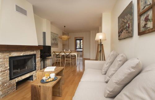 Panticosa Apartment | CuMbre del Sarrio by BeValle