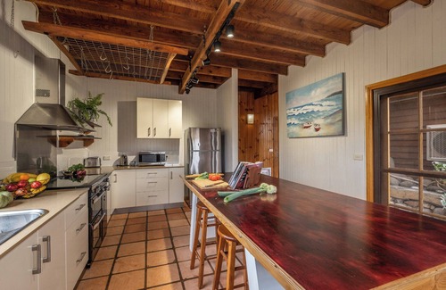Coles Bay House | Currawong - Freycinet Holiday Houses