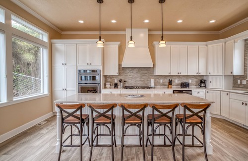 Nelscott House | Custom-Built Ocean Front home with Spectacular Panoramic Ocean Views