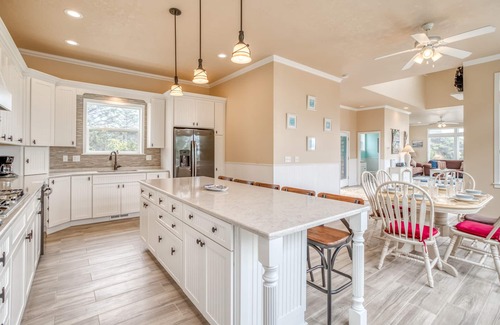 Nelscott House | Custom-Built Ocean Front home with Spectacular Panoramic Ocean Views