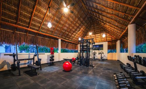Puerto Morelos Apartment | Custom decor-sleeps 6 with 2 pools- Condo near beach-Puerto Morelos Mexico,Casa Yellowstone
