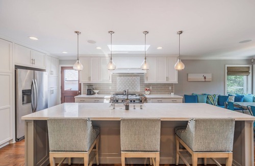 Tree Section House | Custom tree section Manhattan beach home, built for luxury and entertaining