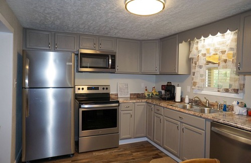 Whittier Cottage | Customer Appreciation Year! See Discount information in Ad