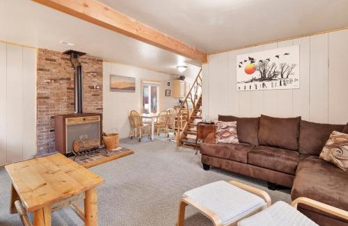 Sugarloaf House | Cute and Cozy Cottage- Big Bear Retreat in the Pines