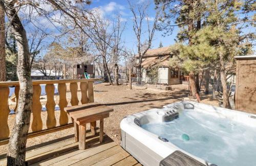 Sugarloaf House | Cute and Cozy Cottage- Big Bear Retreat in the Pines