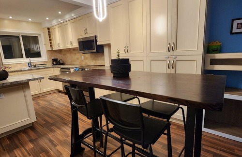 Bramalea House | Cute and Cozy home in Brampton. Central Location at Affordable Prices