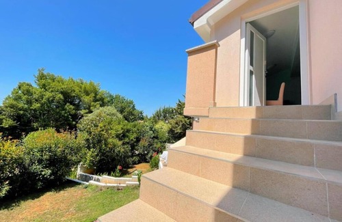 Vinkuran Apartment | Cute and spacious family-sized two bedroom apartment