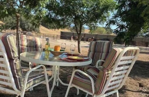 Santa Ynez Apartment | Cute, barn studio at Rancho De Amor.