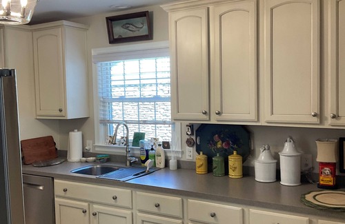 Fairway House | Cute bungalow located in the Fairwood neighborhood of Lexington. #15081244-1