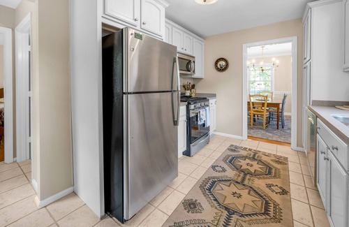 Fairway House | Cute bungalow located in the Fairwood neighborhood of Lexington. #15081244-1