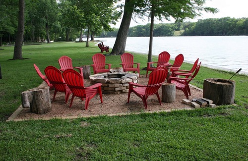 New Braunfels House | Cute cabin on beautiful 2.5 Acres along the Guadalupe River