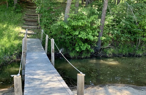 Gladwin Cottage | Cute cabin on the river! steps away for hunting! Book Week/Month for discount!