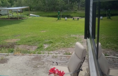 Crystal River Ski Chalet | Cute Chalet close to downtown Crystal river florida.