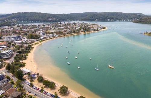 Ettalong Beach House | Cute Coastal 2-Bedroom Getaway