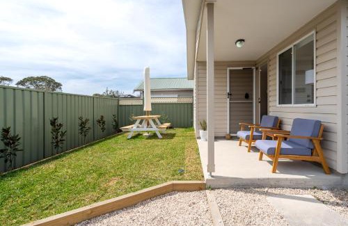 Ettalong Beach House | Cute Coastal 2-Bedroom Getaway